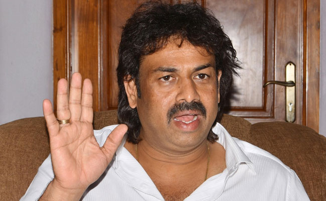 Madhu Bangarappa warns forest officials against forceful eviction of farmers citing court orders